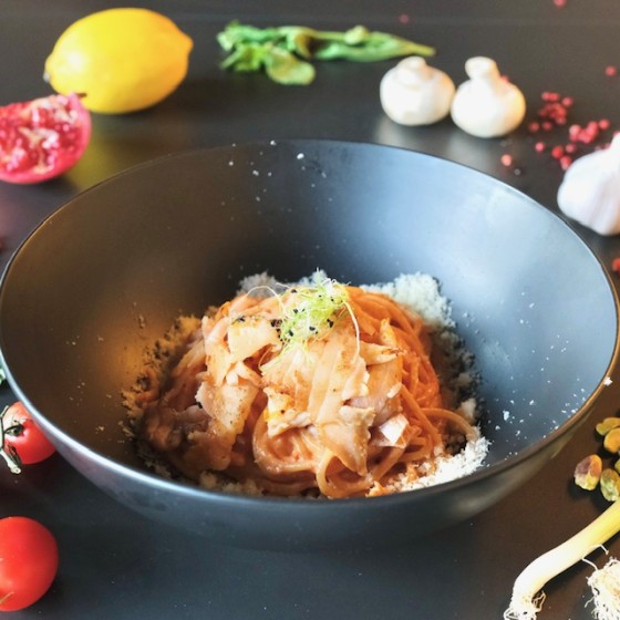 Spaghete cu somon si sos roze 350g